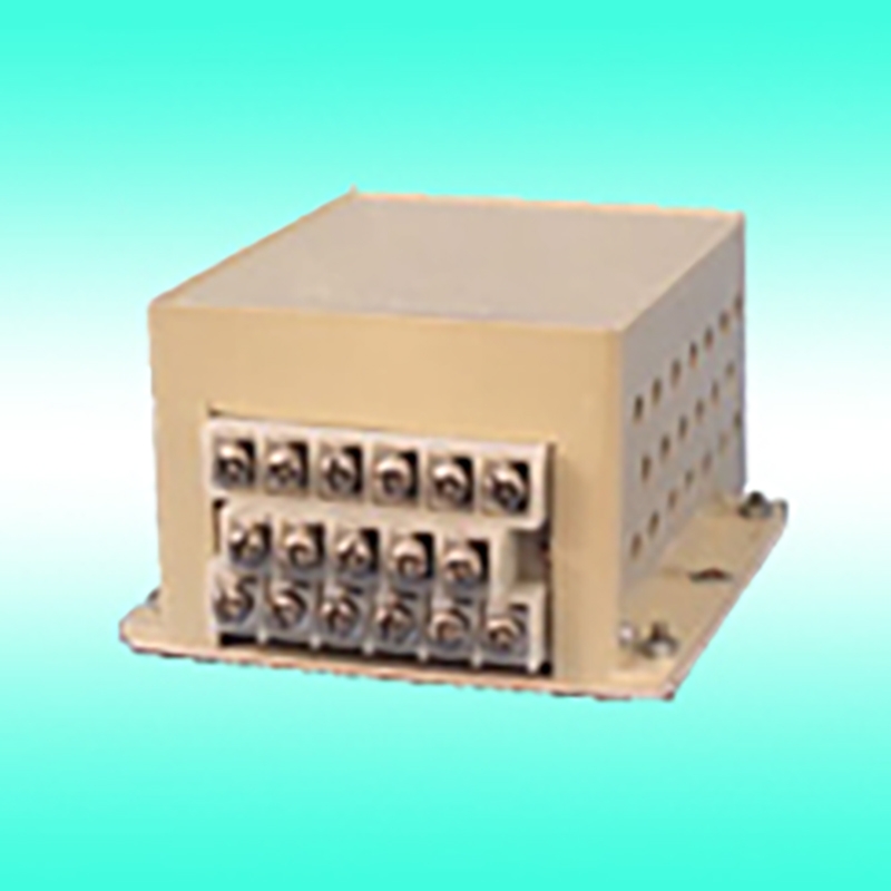 FJQ-3三(sān)相移相(xiang)或過零(ling)可控矽(xi)觸發附(fù)加器